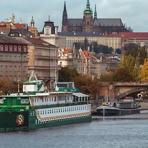 Bateau-hôtel Admiral, Prague