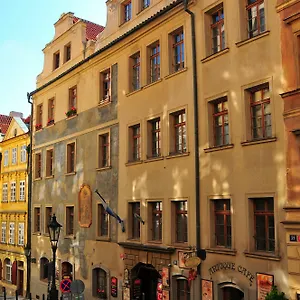 Thunovska Apartamento